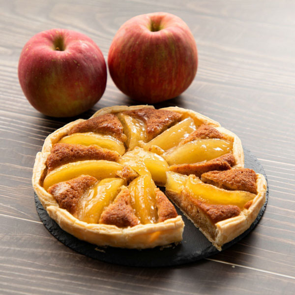 真っ赤な果実のアップルパイ