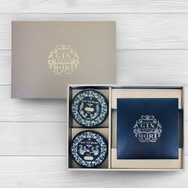 プティボワ150サイズと紅茶缶